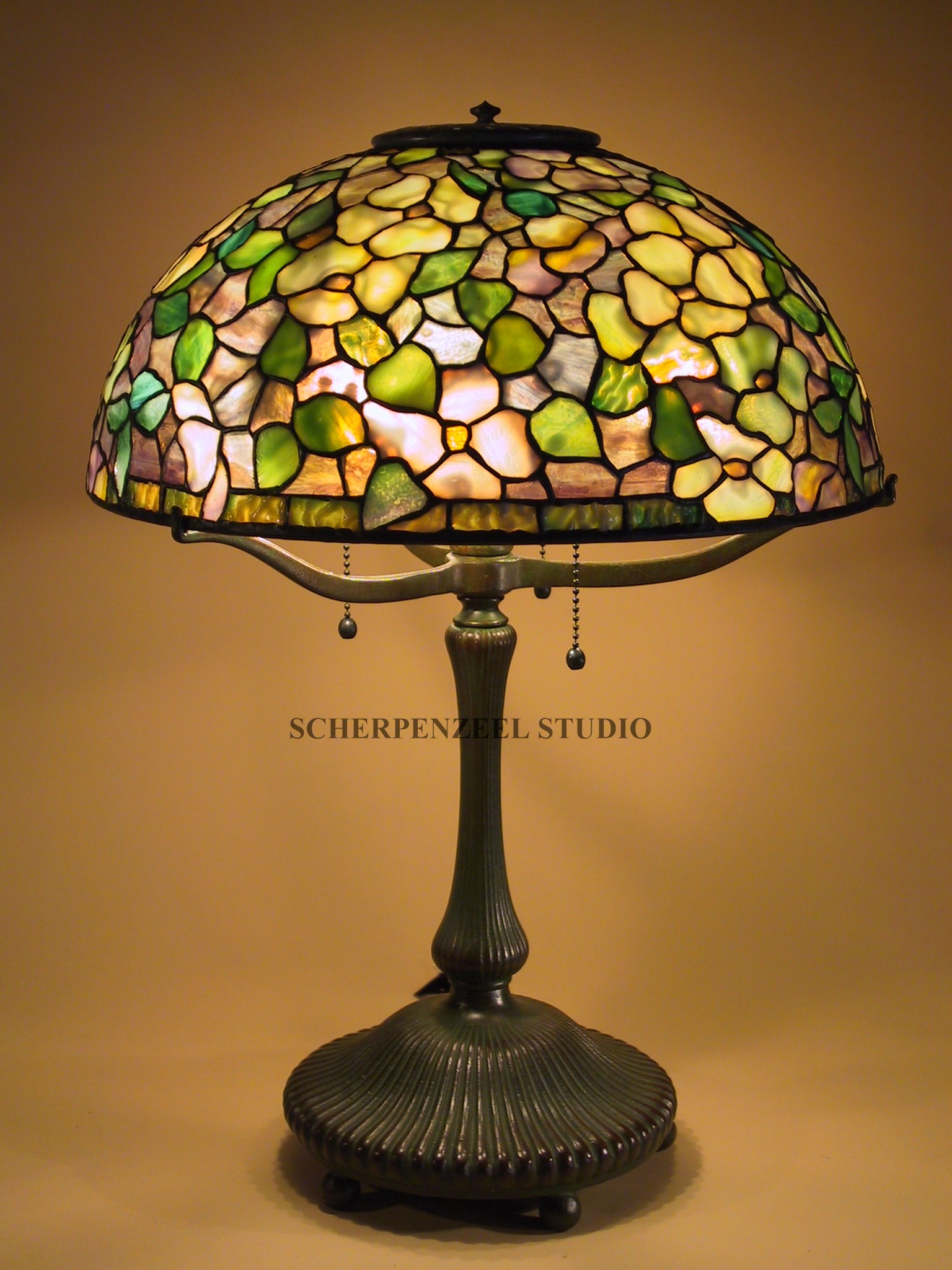 Dogwood on ribbed base