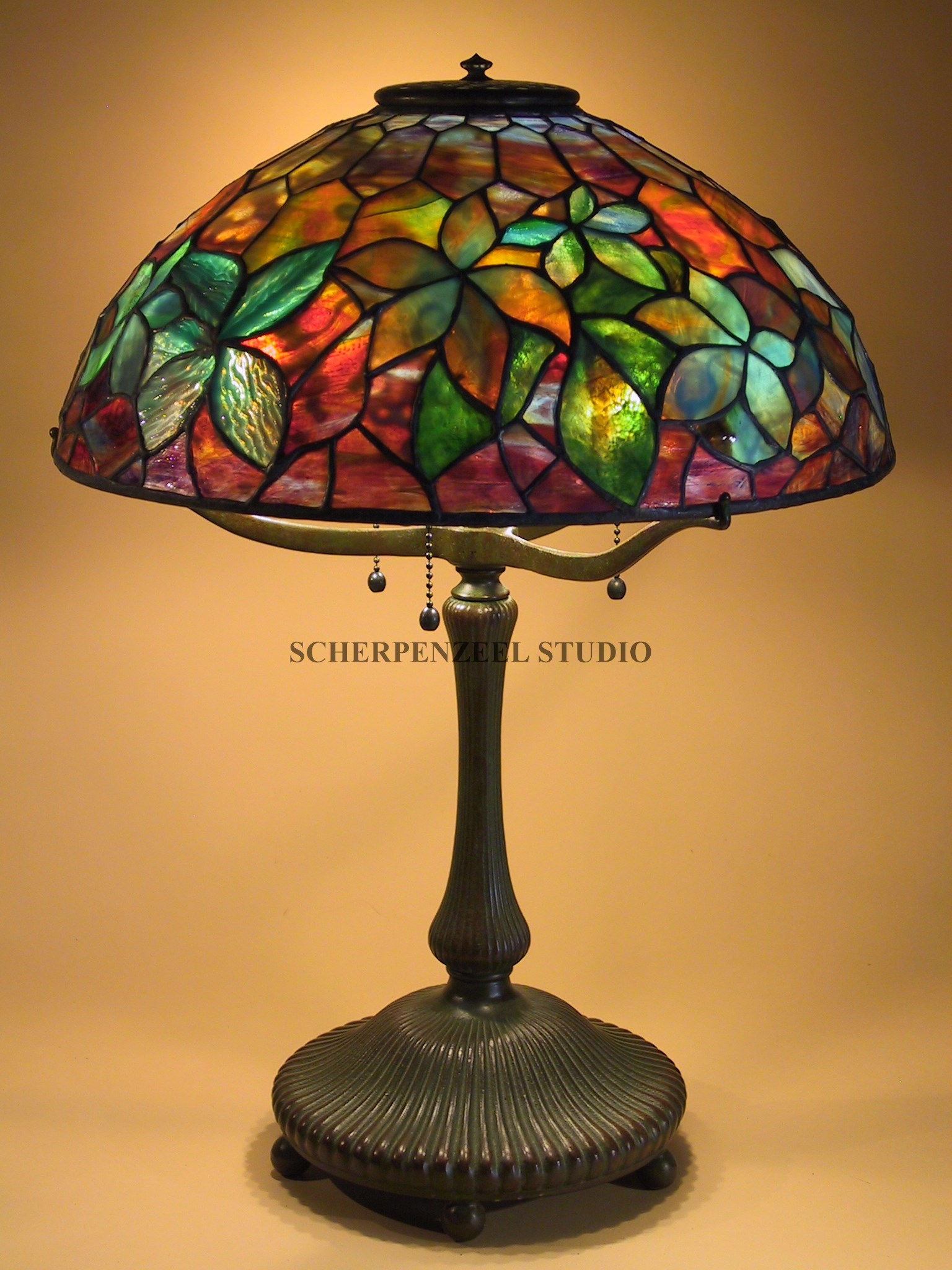 Woodbine on ribbed base