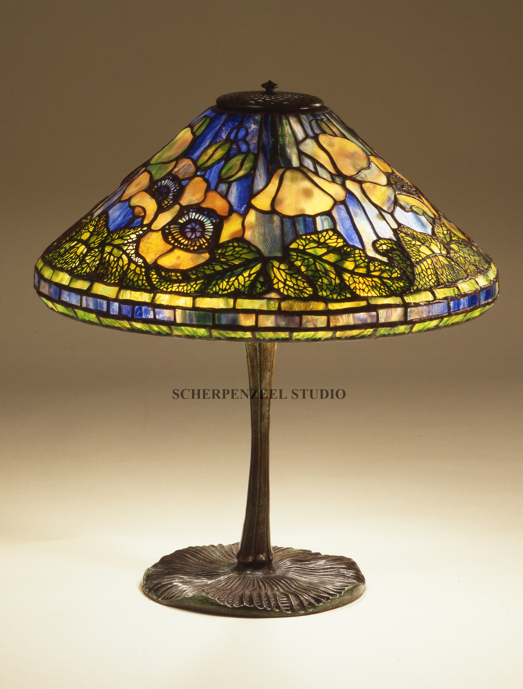 Poppy on Mushroom base