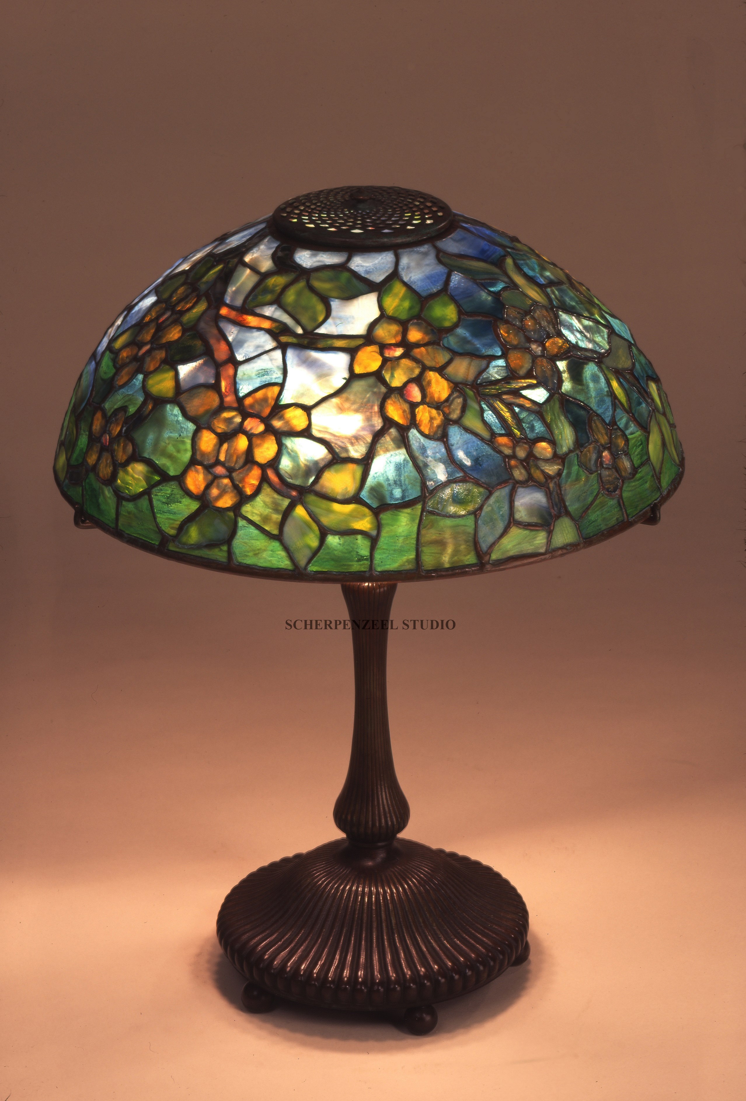 Apple blossom on ribbed base