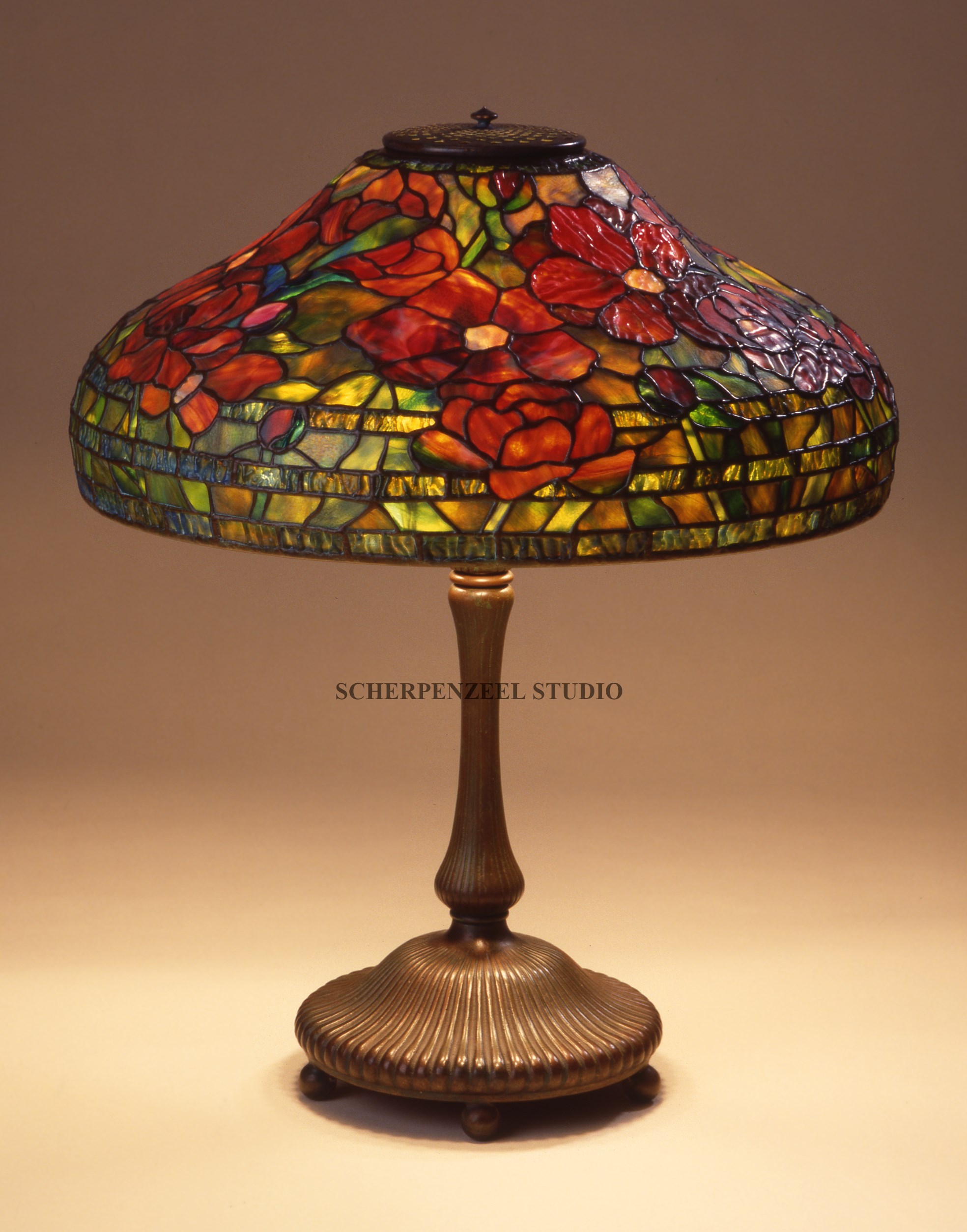 Peony shade on ribbed base