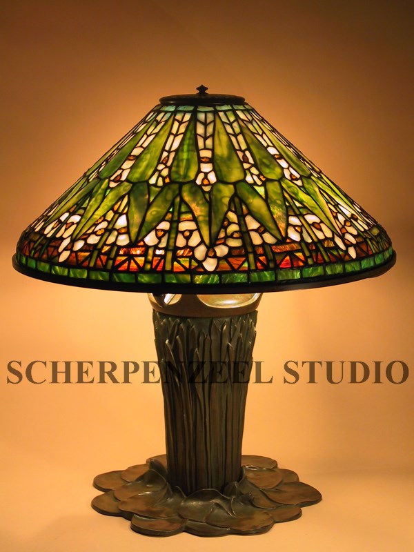 Arrowroot on cattail base