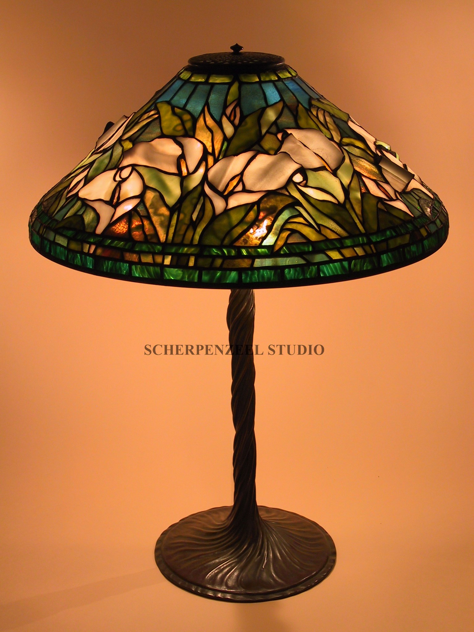 Callalily on twisted vine base