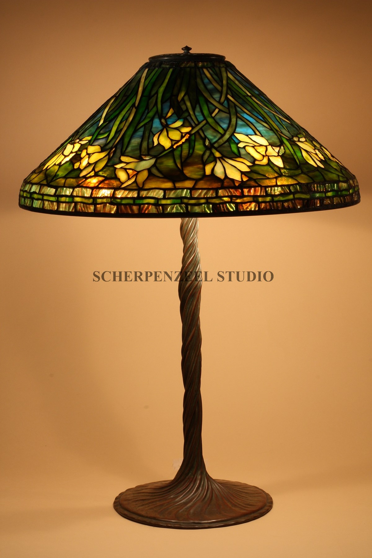 Daffodil on twisted vine base