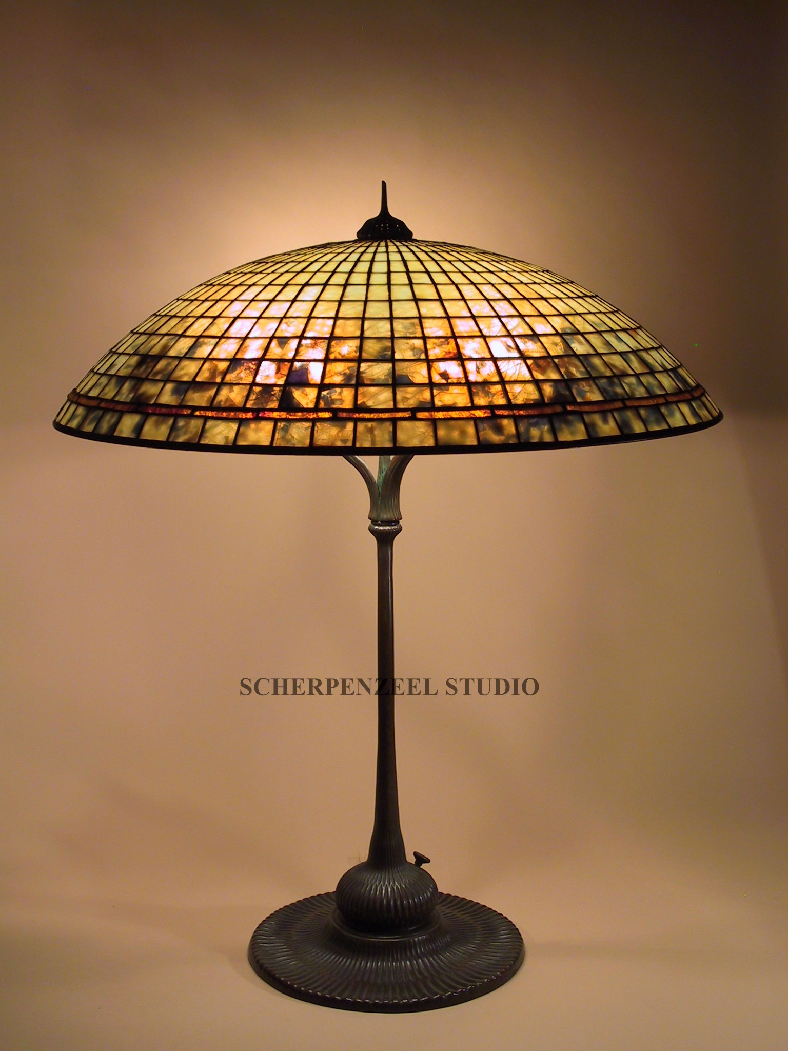 Parasol on ribbed base