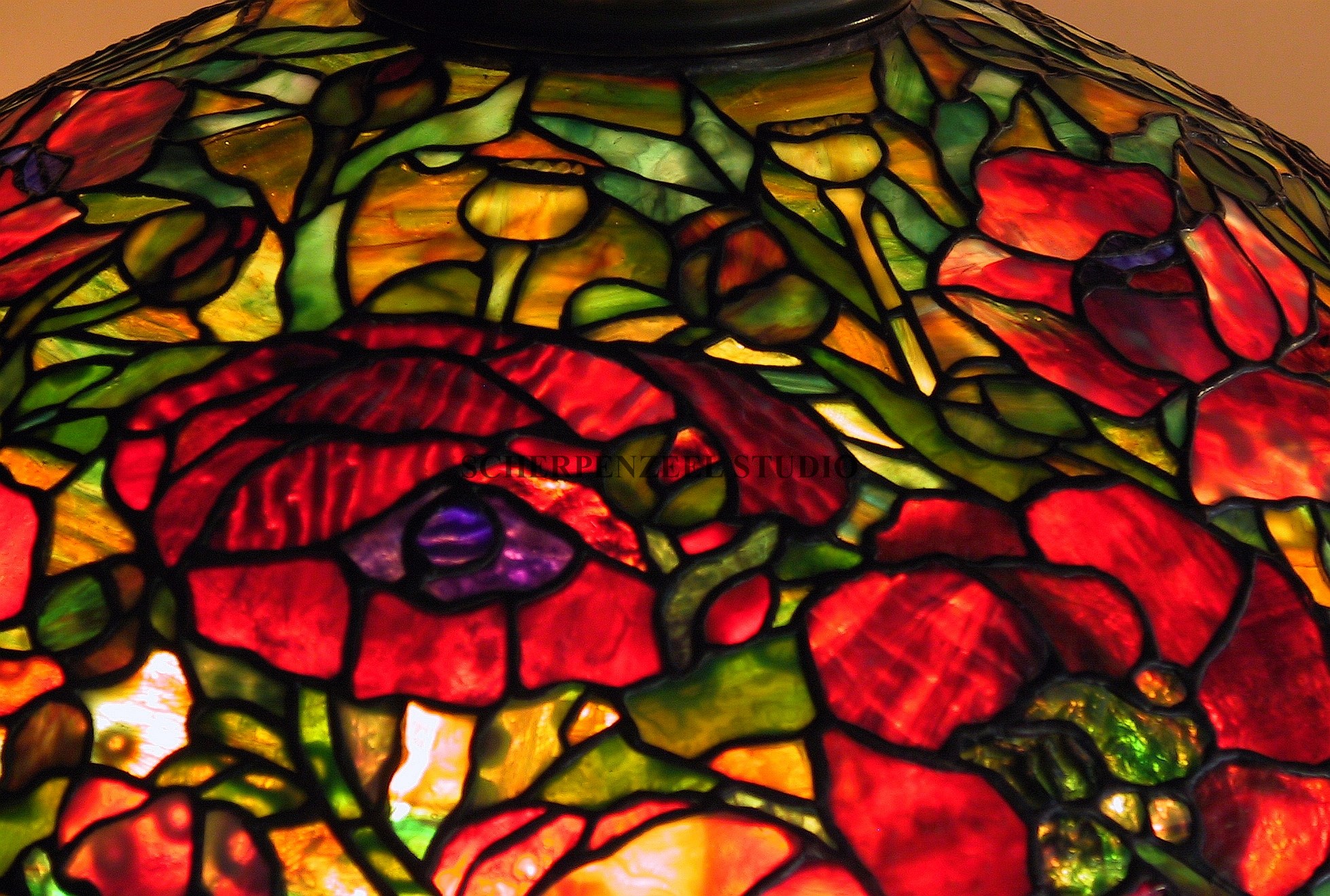 Oriental Poppy shade detail 3