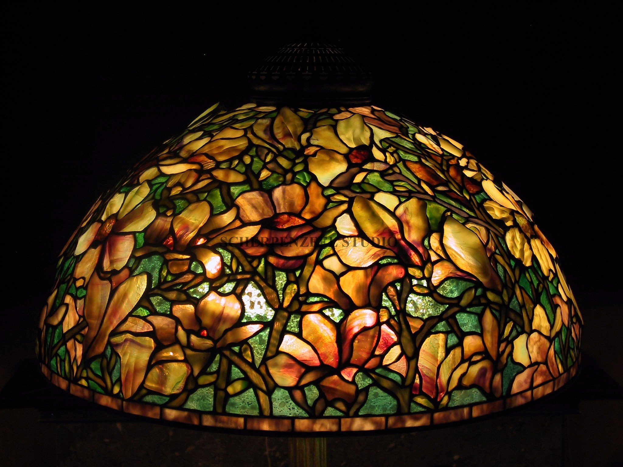 Magnolia shade 5 - the dark side