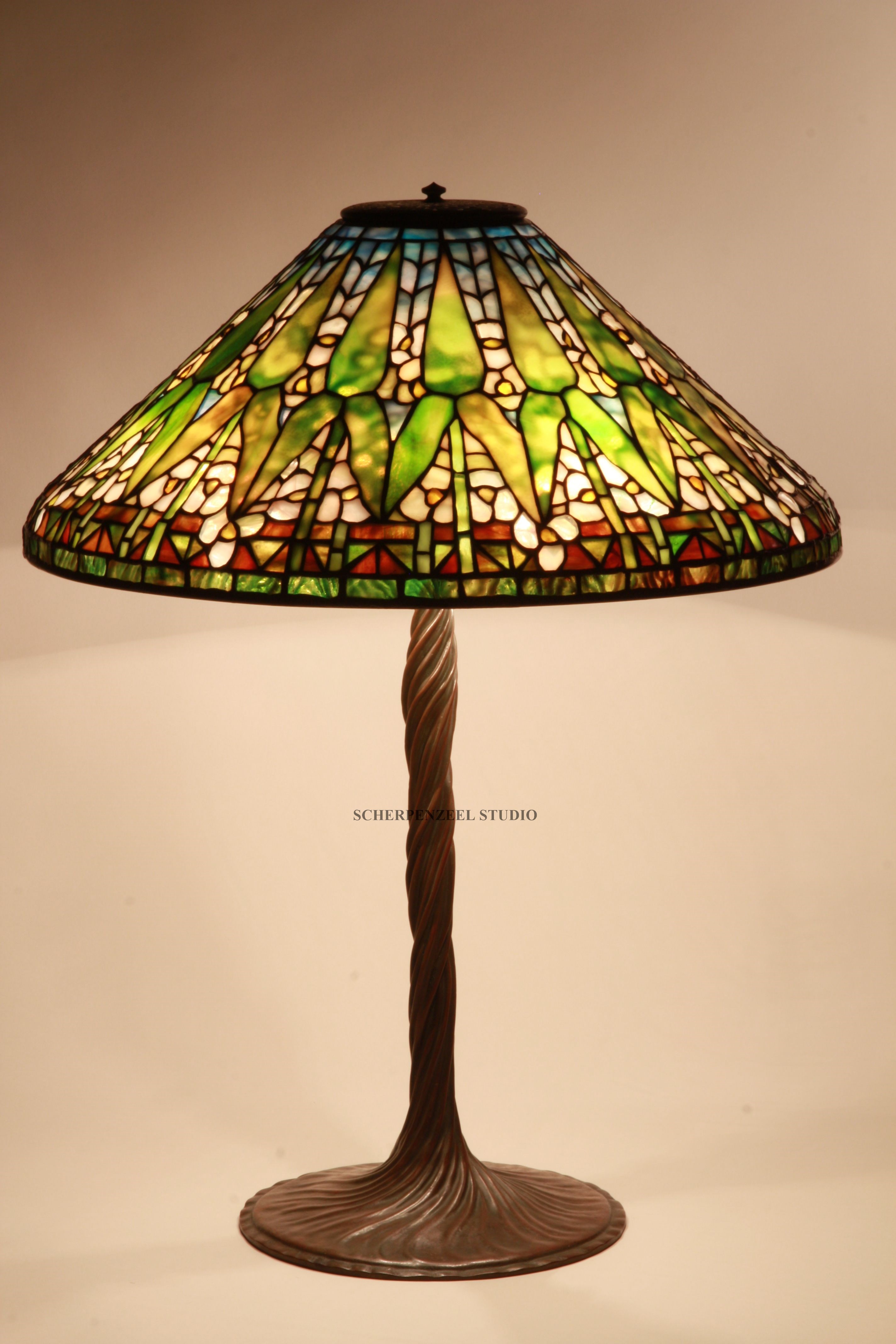 20" Arrowroot on Twisted Vine base