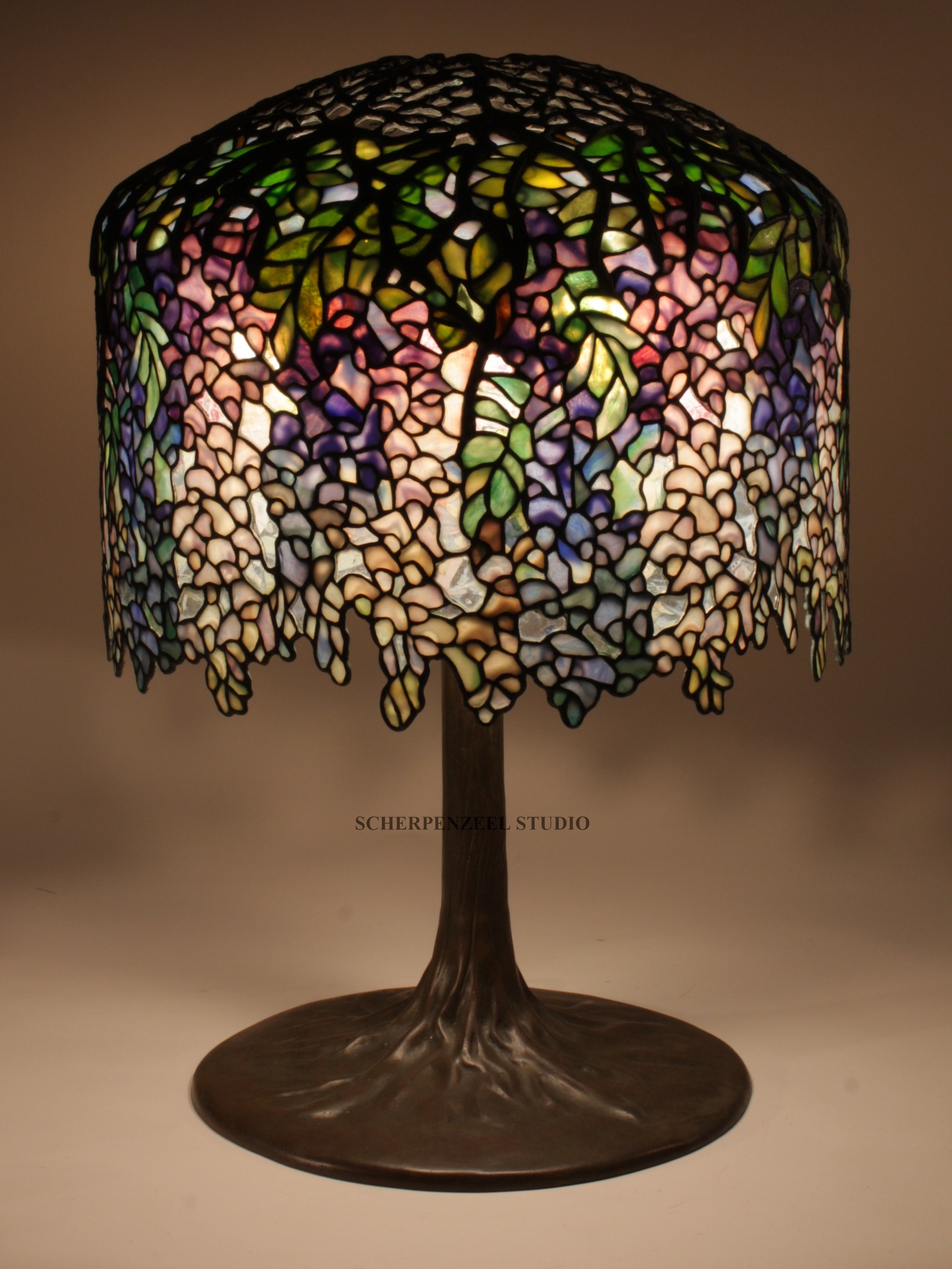 18" Wisteria on Treetrunk base