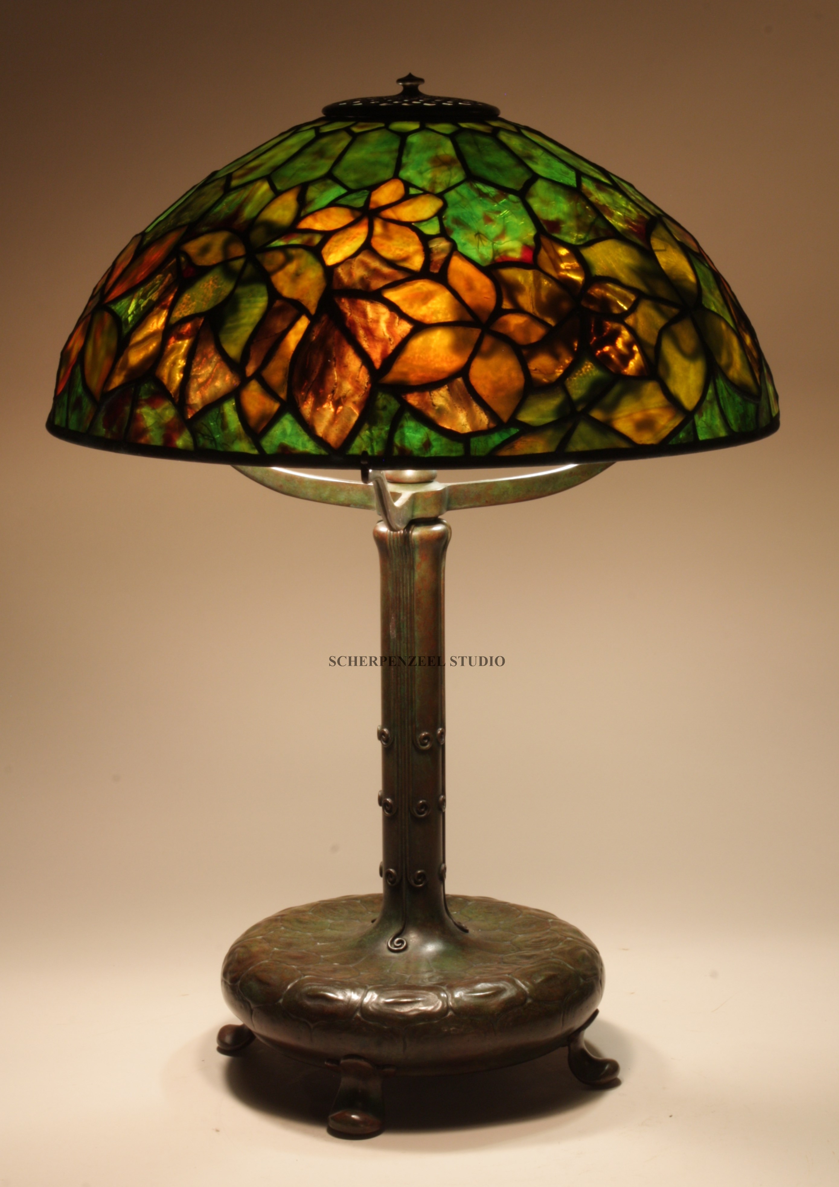 16" Woodbine on decorated Library base